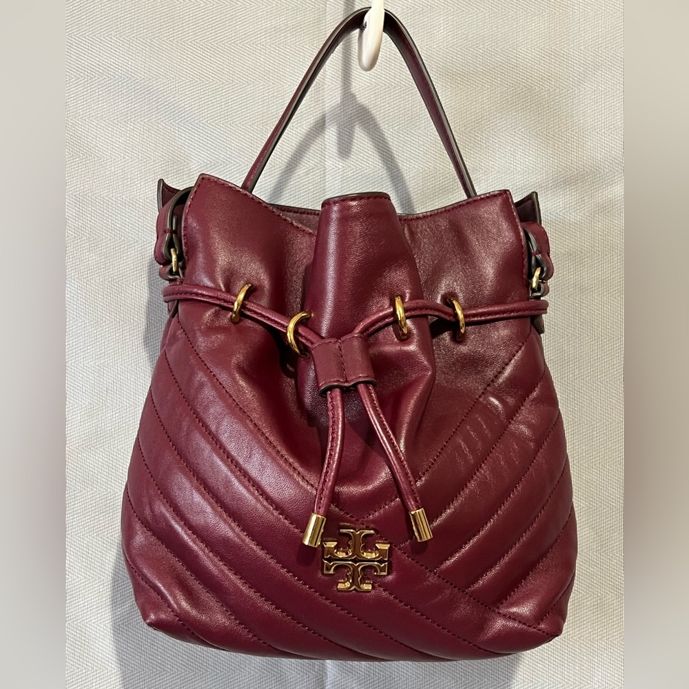 *Tory Burch T Monogram Bucket Shoulder/crossbody leather Purse-in maroon